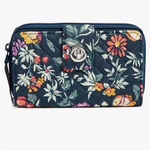 Beautiful Vera Bradley wallet - new in packaging!!!!